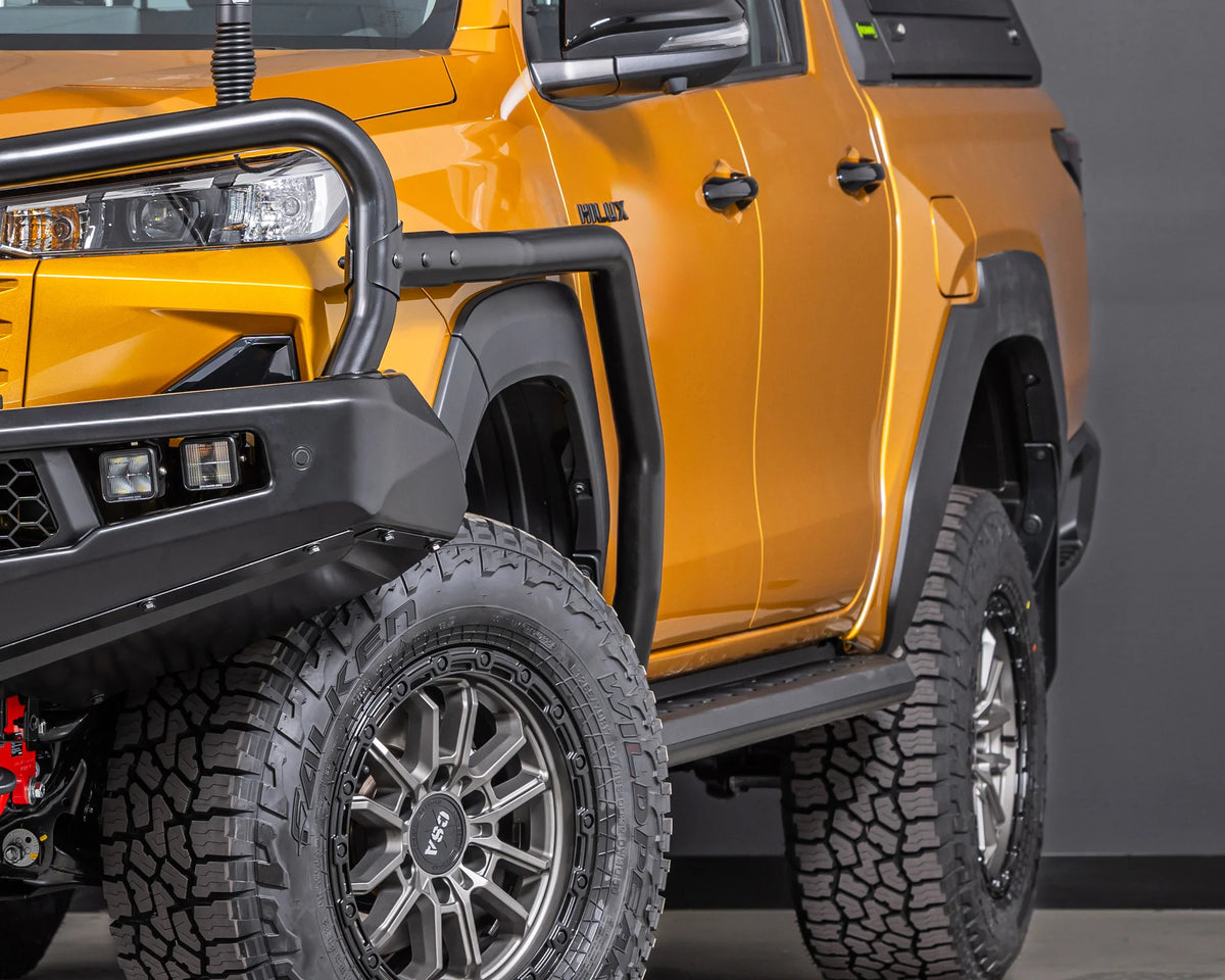 Premium Side Steps & Rails For Toyota HiLux (26+) – 4x4extrasonline