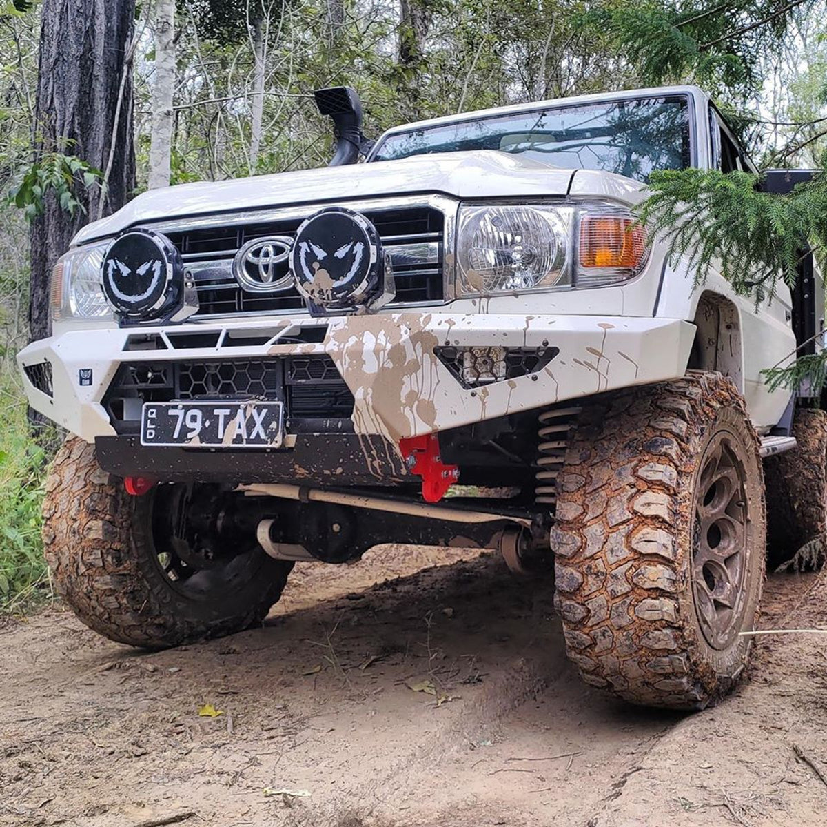 Predator Bull Bar - Colour Coded (Suitable for Toyota LandCruiser 79 S ...